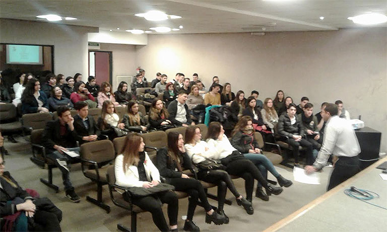 UB | Escuela Media | Taller Estrategias para la Inserción Laboral y confección del C.V.