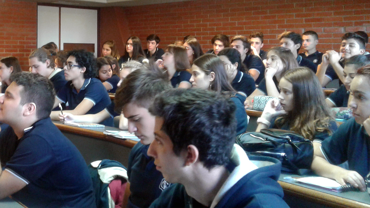 Universidad de Belgrano | Escuela Media | Jóvenes emprendedores del Instituto Nuestra Señora del Sagrado Corazón, visitaron la Universidad