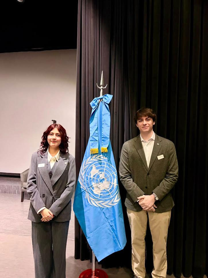 AlumnosUB en la presentación de la Guía Oficial de Modelos ONU en español
