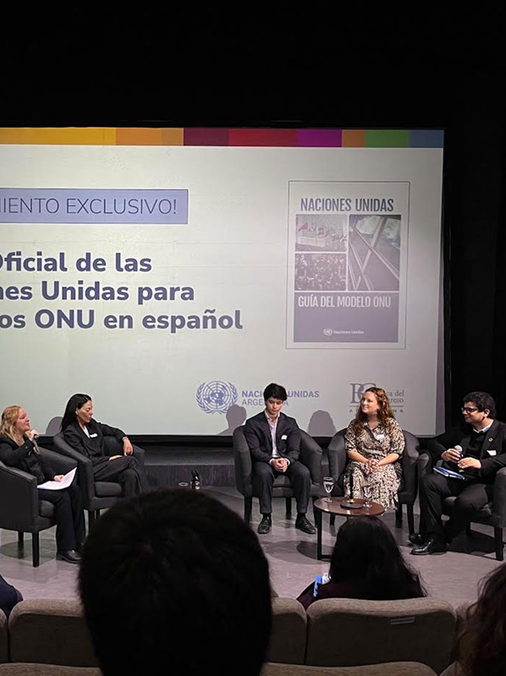 AlumnosUB en la presentación de la Guía Oficial de Modelos ONU en español