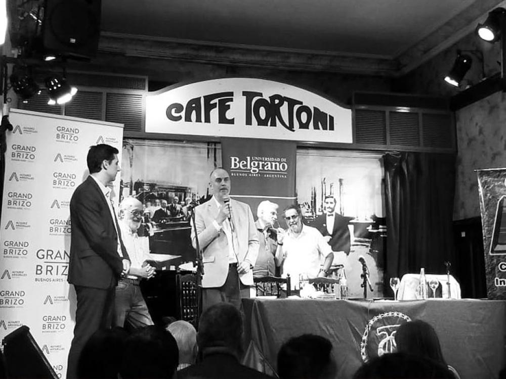 El Mirador Deportivo de la UB otorgó diplomas a periodistas radiales del deporte en reconocimiento a su trayectoria