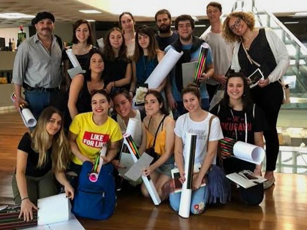 La UB en Akian Gráfica Editora S.A.