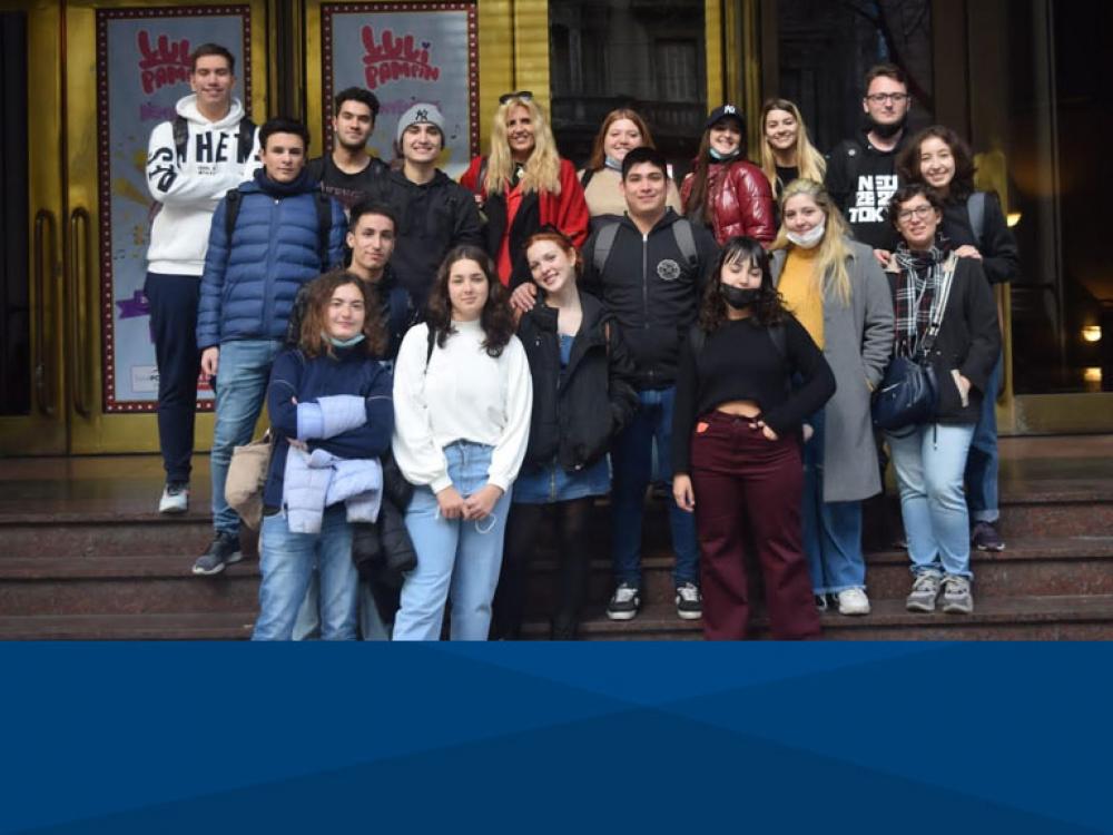 Alumnos de hotelería en salida cultural de camaradería