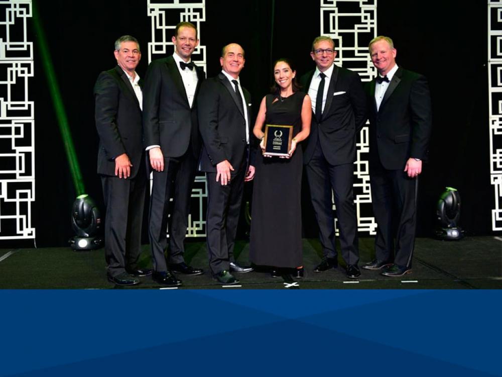 Premian a graduada en Hotelería