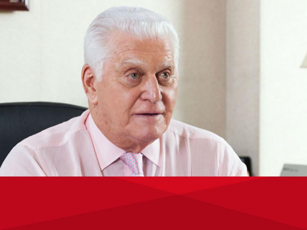 Reconocimiento al Dr. Avelino J. Porto