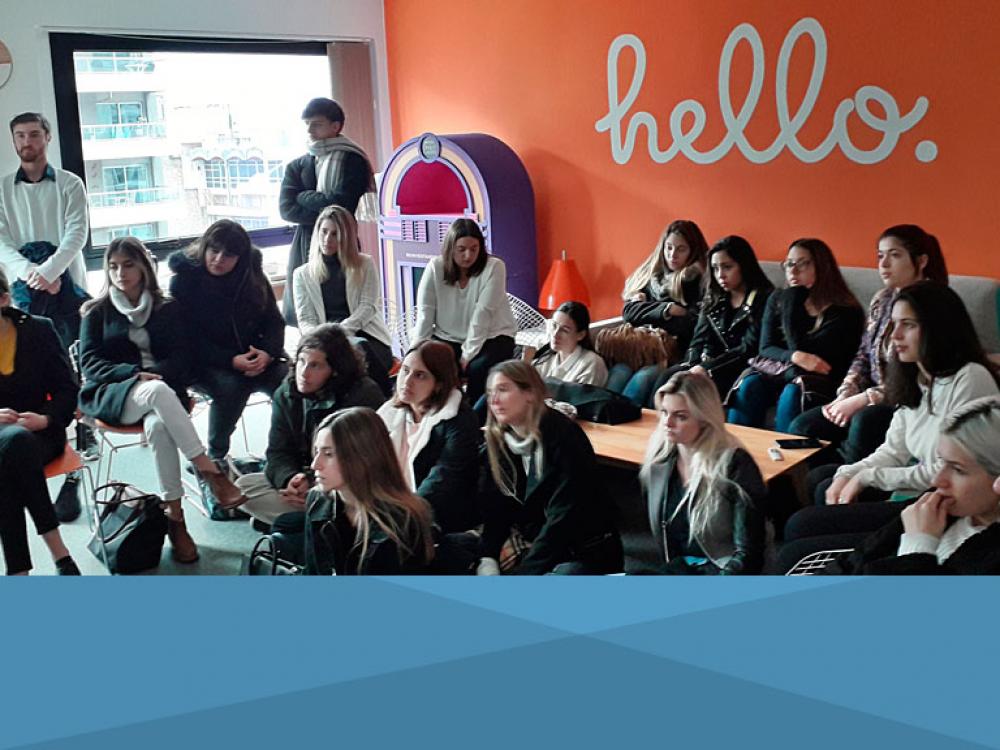 La UB visita la Consultora Porter Novelli