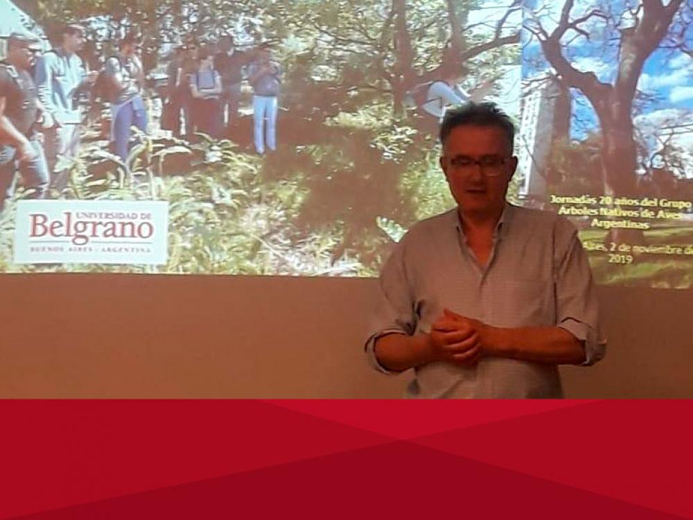 Distinguen a profesor de la UB