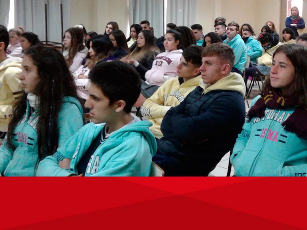 La UB en el Instituto Santa María de los Ángeles