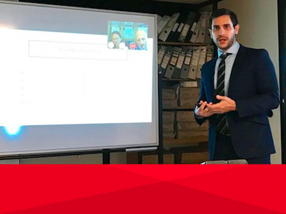 Primer Licenciado en Relaciones Internacionales con doble diploma Argentino e Italiano