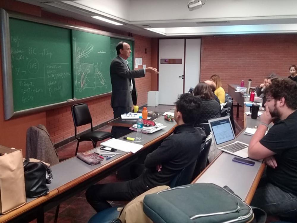 Clase magistral Profesor Emérito  Dr. Daniel Perez Enrri