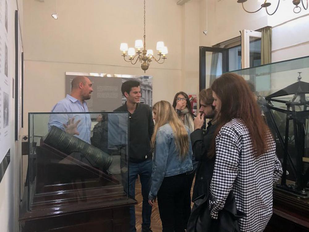 Visita de alumnos de economía al B.C.R.A.