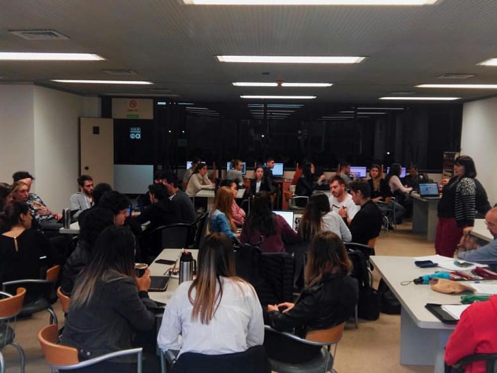 Alumnos de otras facultades participaron del taller de metodología de las ciencias