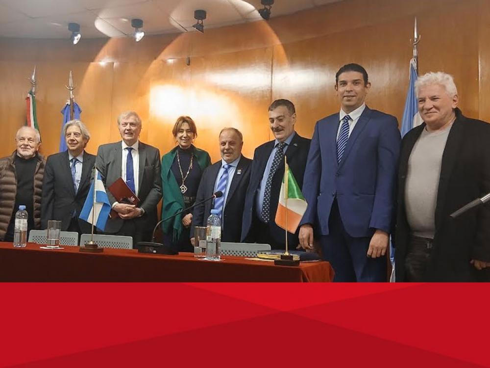 El Dr. Franco Tirelli en la UB