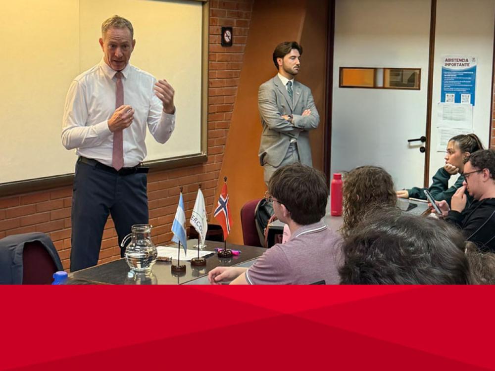 El embajador de Noruega visitó la Universidad de Belgrano para dialogar sobre negociación internacional y oportunidades comerciales